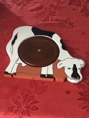 Cow Lovers Vintage Hand Painted Hand Carved Wooden Collapsible Basket Unused.